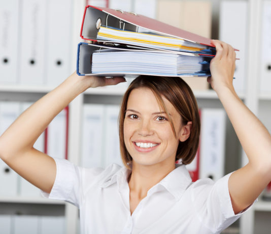 Boekhouding: zelf doen of toch uitbesteden? boekhouding zelf doen of uitbesteden