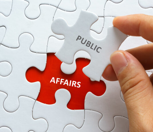 Public affairs en lobbyen; wat is het verschil? puzzelstukje met de tekst public affairs