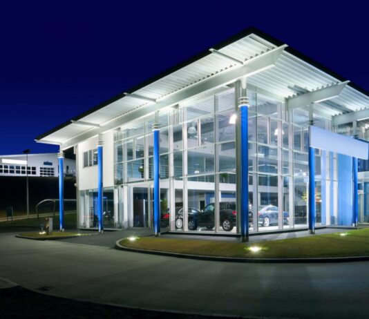 Buitenverlichting in een nieuw licht geplaatst buitenverlichting zakelijk pand